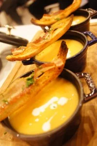 Velouté aux 5 légumes oubliés et poitrine fumée