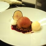 Tatin de pomme confite au crumble de noisette