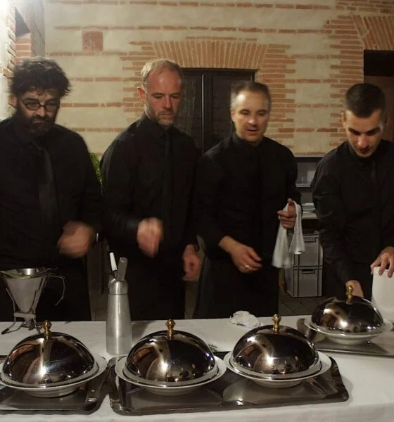 Service au plateau, plats clochés